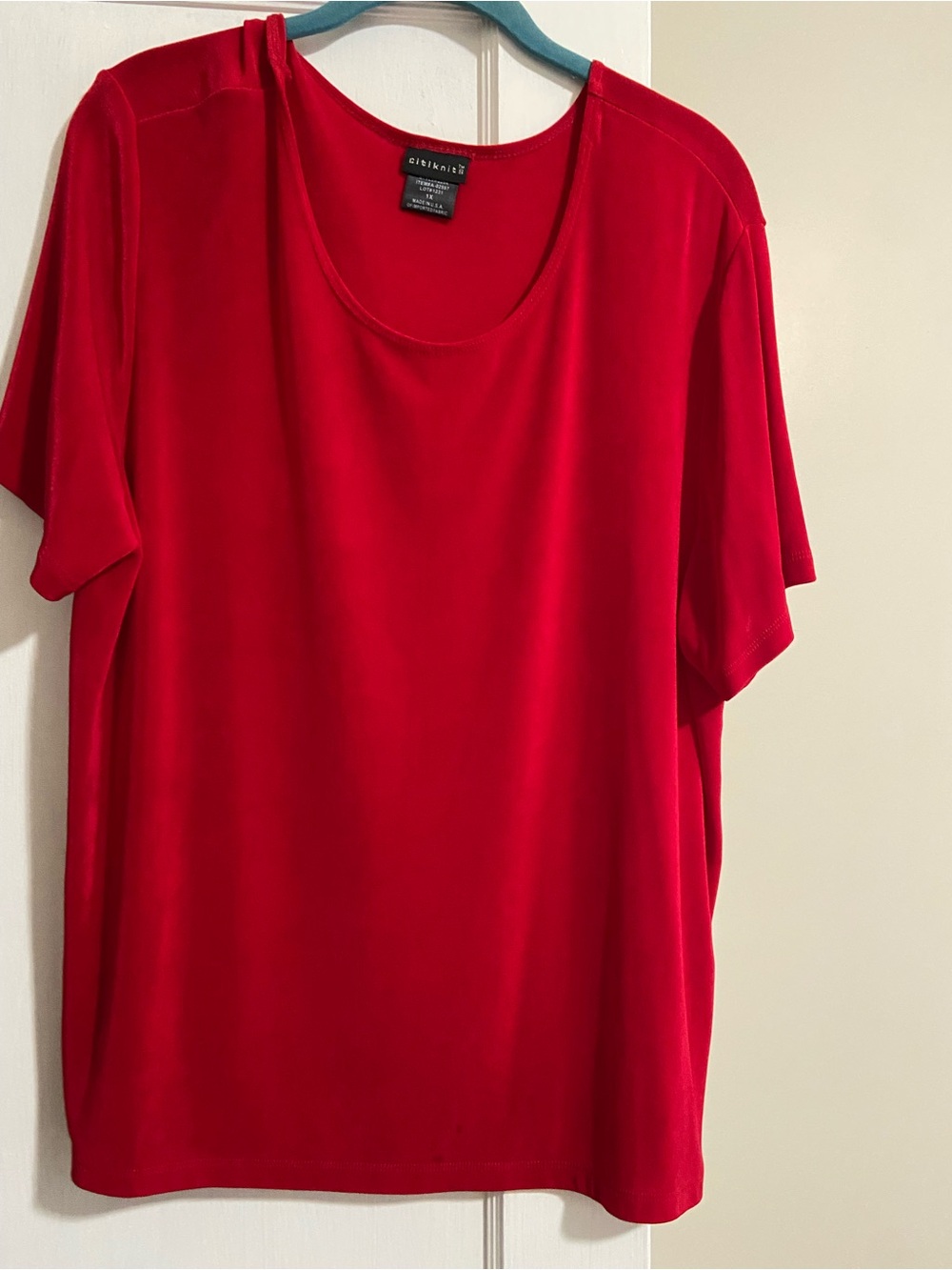 Citiknits 1x Liquid Knit Vibrant Red Scoop-Neck Short Sleeve Tee